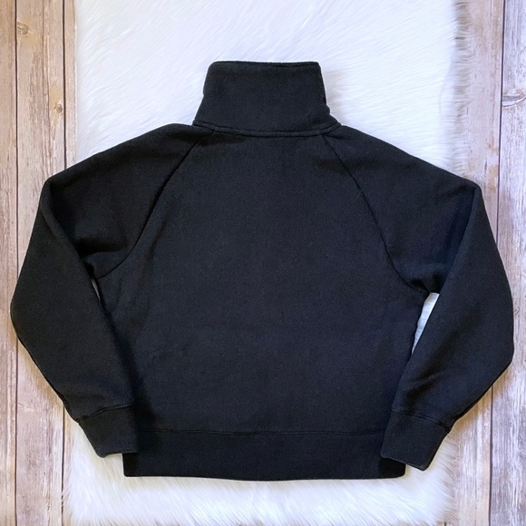 The North Face Women’s City Standard Microfleece 1/4 Zip Cropped Pullover - Picture 5 of 10